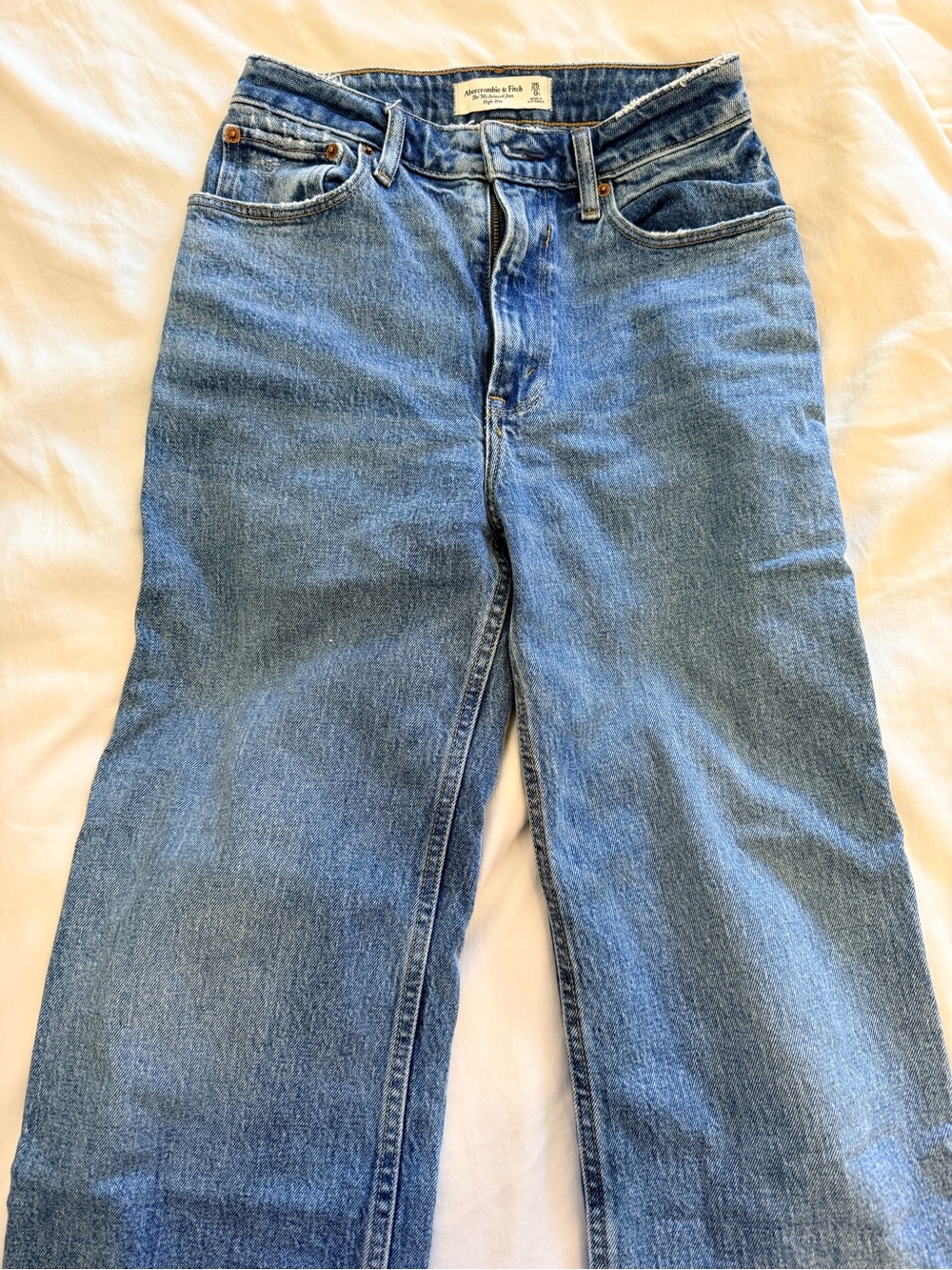Abercrombie & Fitch, 90s relaxed high rise Jean, curve love, 25s